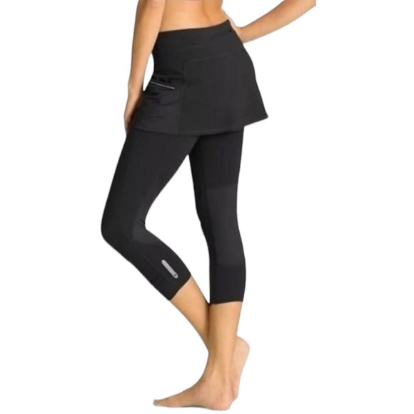 Athleta Black Acceleration 2in1 Skirted Capri Leggings Skeggings, Size Medium - Picture 2 of 16